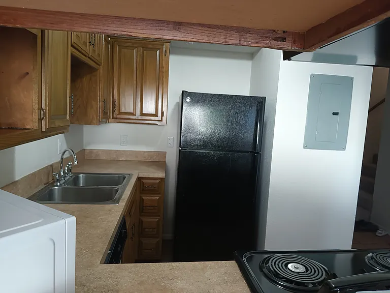 2423 Springmont Ct #2425 — Photo 5