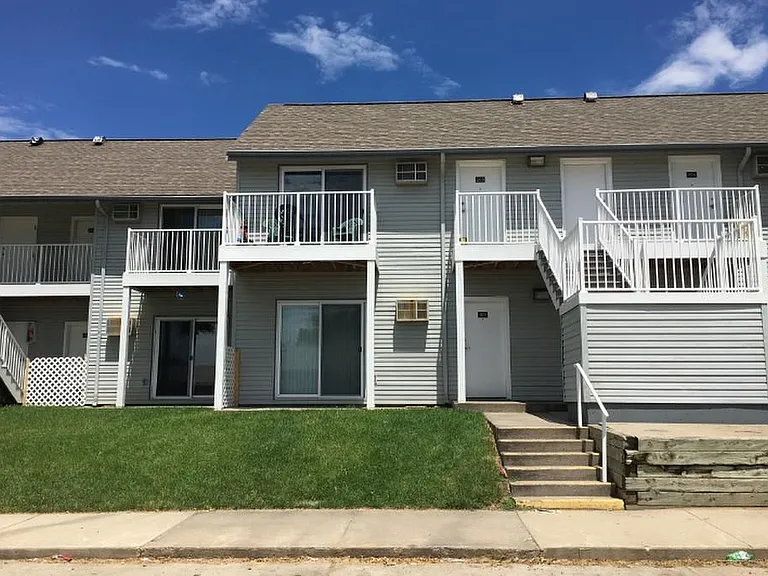 Harrison Apartments — Photo 1