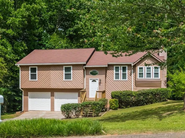 654 Sunshine Trce NW, Acworth, GA 30102