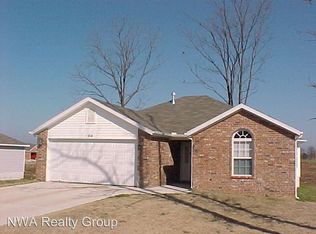 914 Zachary St, Centerton, AR 72719