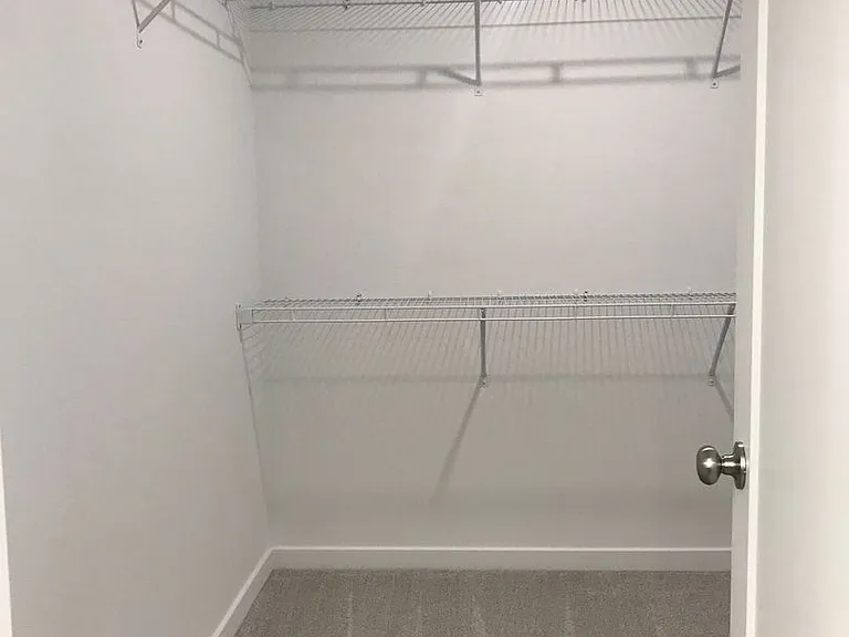 1062 W Holly St — Photo 39