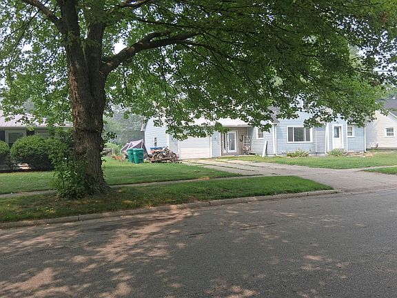 3rd image of 1108 Griffith St