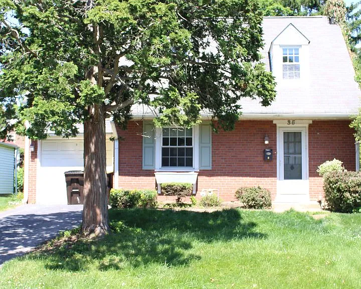 35 Moreland Rd — Photo 2
