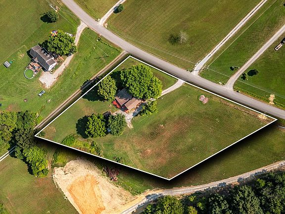 2nd image of 2544 S Mount Pleasant Rd