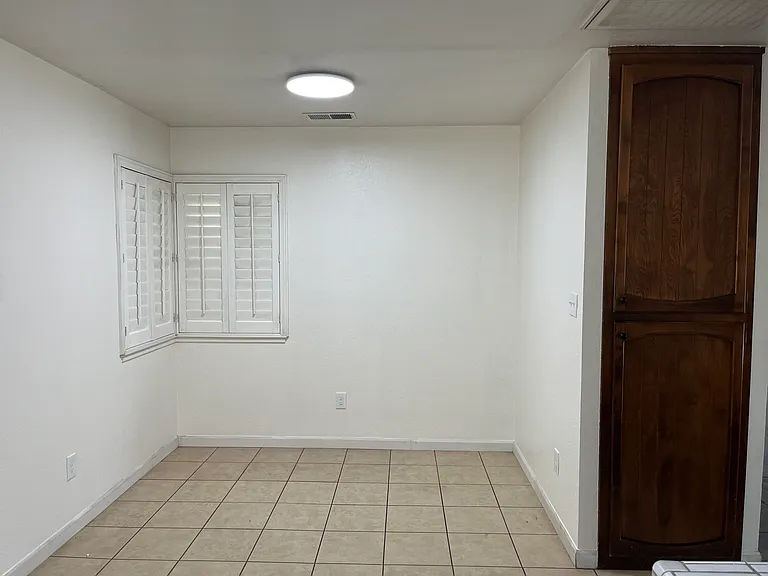 2024 Little Oak Way — Photo 3