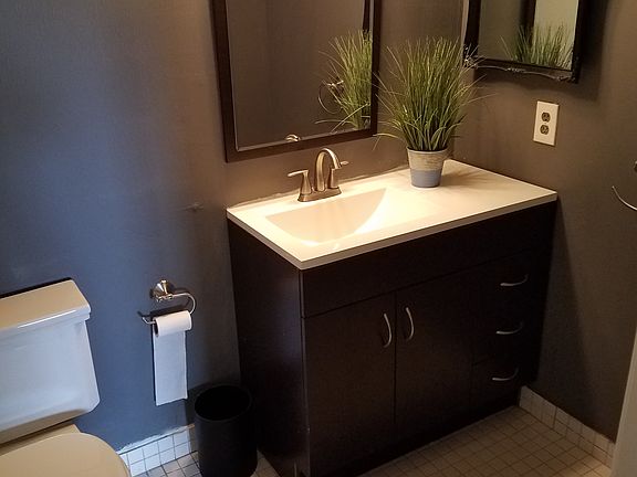 3rd image of 4400 Hillcrest Dr APT 815B