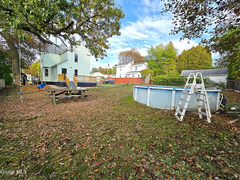 3rd image of 910 Gerling Street