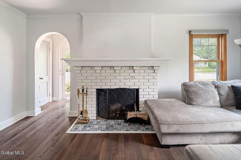 5th image of 130 Lake Hill Road