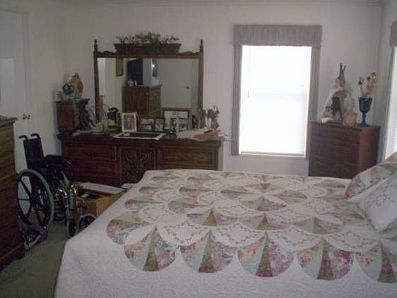1st image of 2912 Burnet Dr