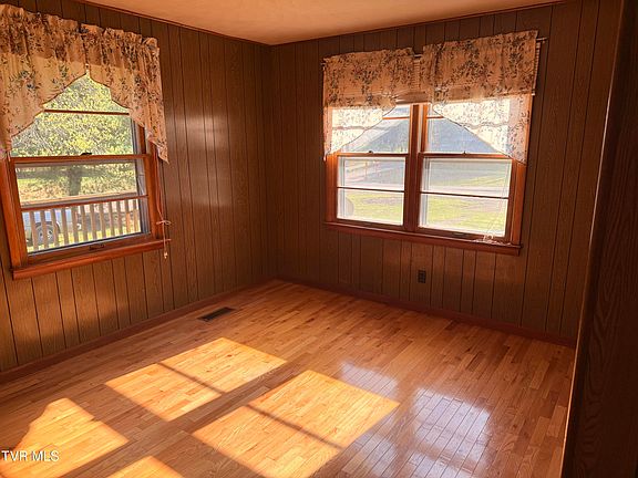 5th image of 450 Beech Creek Rd