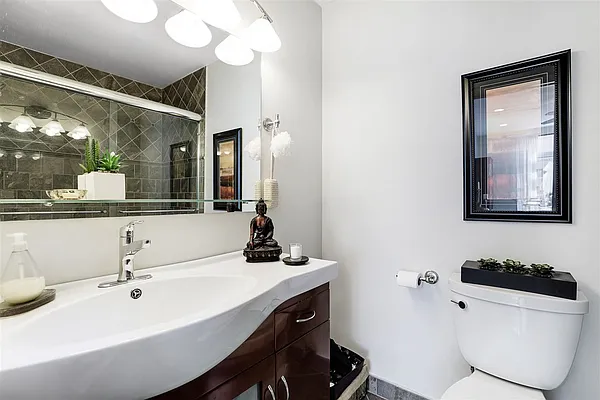 Sold by Keller Williams City Life Realty | media 4