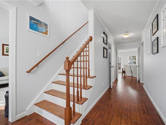 3rd image of 2536 Farmworth Trl