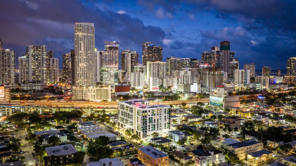 Gallery Marti Park apartments in Miami