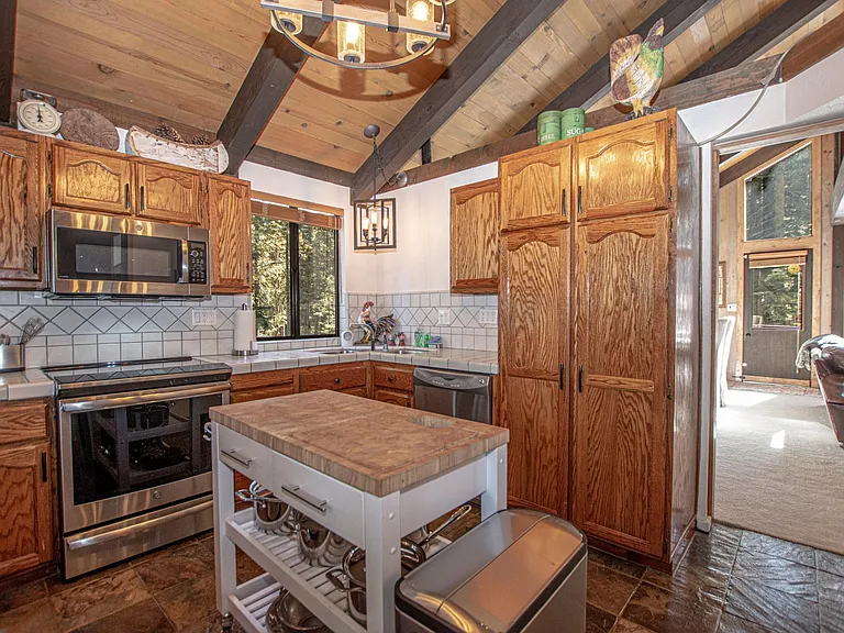 2565 Cedar Ln — Photo 11