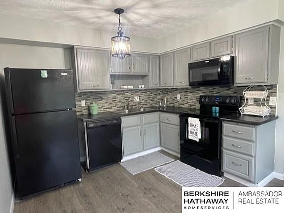 4th image of 1003 Somerset Dr