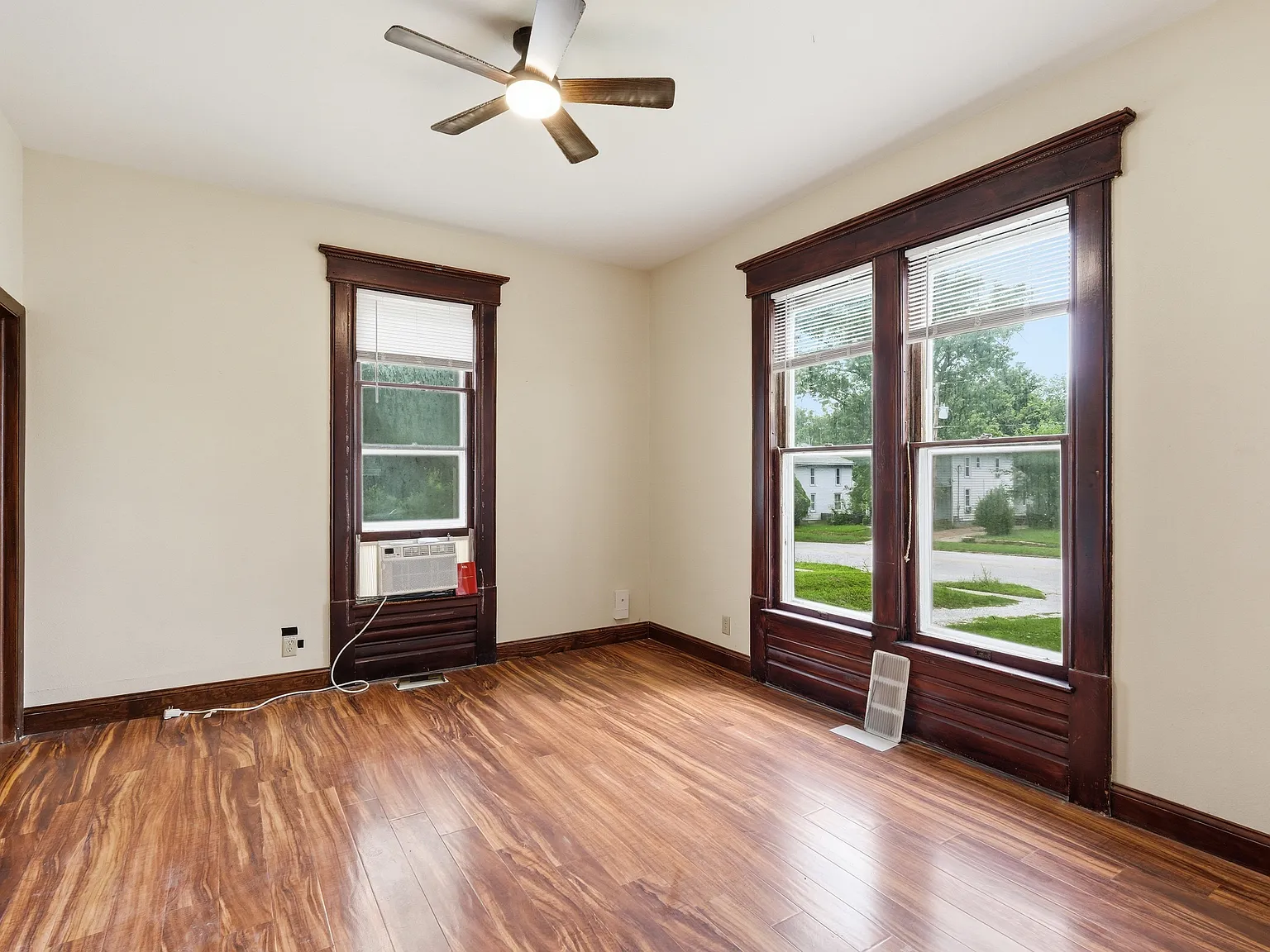 1 bed, 1.0 bath, 685 sqft, $880 — Photo 3
