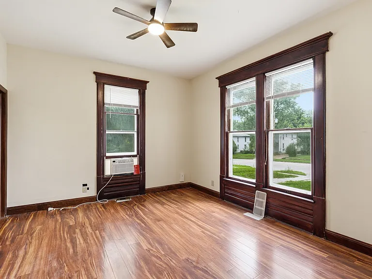 1418 E 9th St #1SB — Photo 3