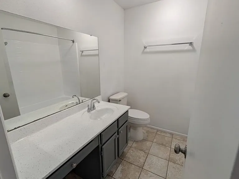 7340 W Tuckey Ln — Photo 11