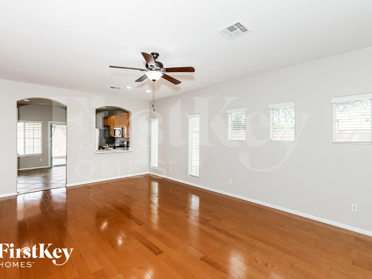 3 bed, 3.0 bath, 2102 sqft, $2,150 — Photo 3