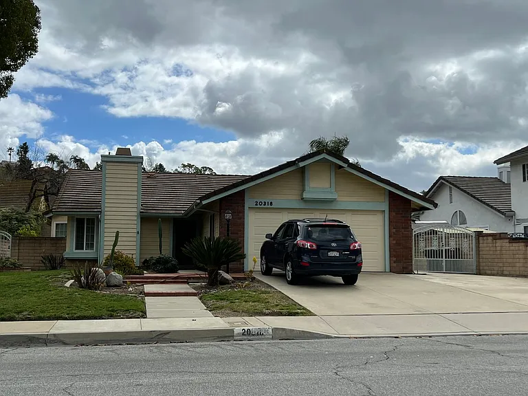 20318 Temple Ave — Photo 2