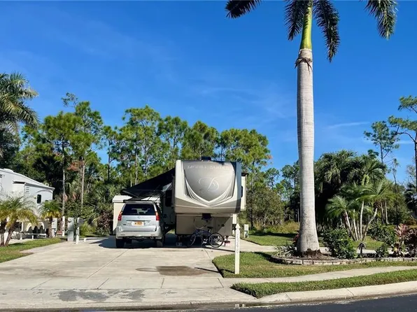 1348 Diamond Lake CIR, NAPLES, FL 34114