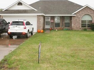 102 Scurlock St, Grandview, TX 76050