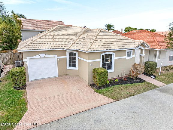 3rd image of 1323 Gem Cir #42