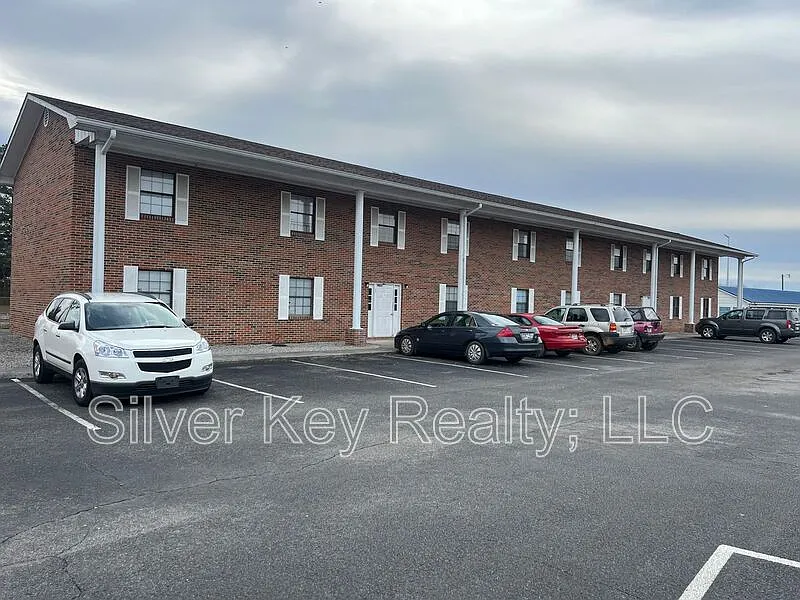 823 Englewood Rd #10