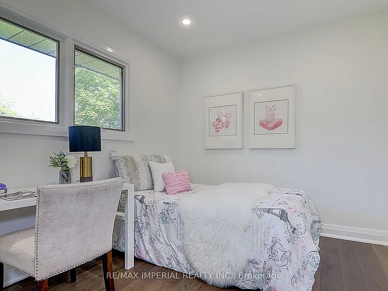98 Belfry Dr — Photo 20