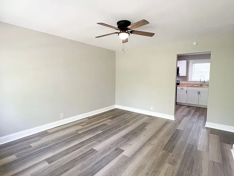110 Wilson Ct — Photo 3