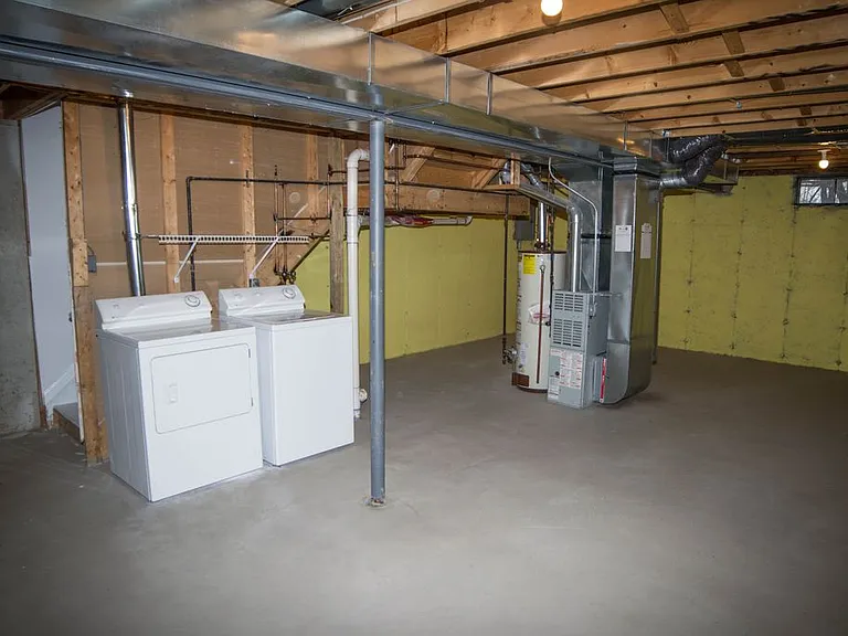 484 Waverly Cmns — Photo 9