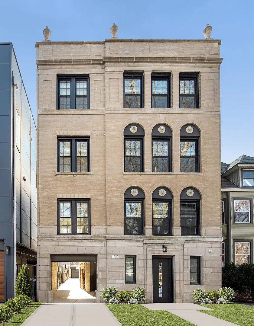 2 bed, $2,600 — Photo 2