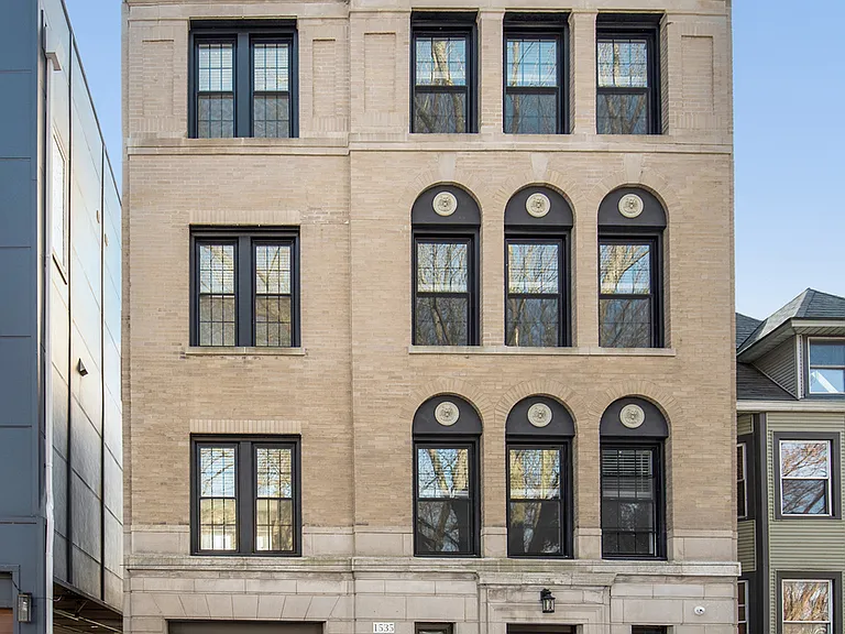 1535 W Estes Ave #G — Photo 2