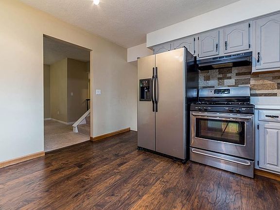 5th image of 1005 Crook St