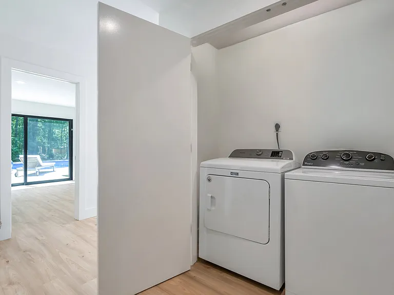 94 Peconic Hills Dr — Photo 29