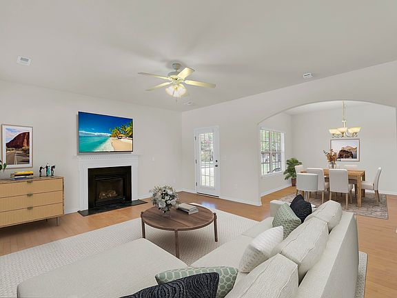 4th image of 412 Vintage Hill Dr