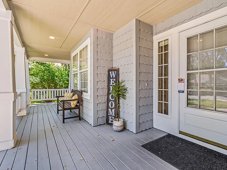 246 W Colchester Dr — Photo 7