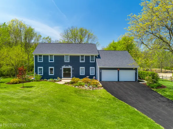 3411 Oak Ridge Rd, Crystal Lake, IL 60012