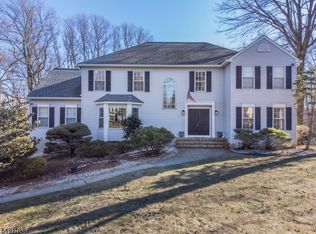 9 Memory Ln, Randolph, NJ 07869