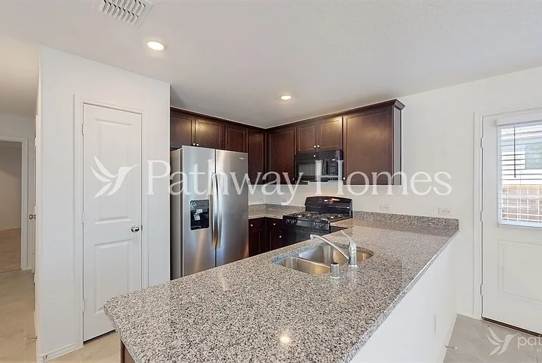 8801 Red Fox Trl — Photo 6