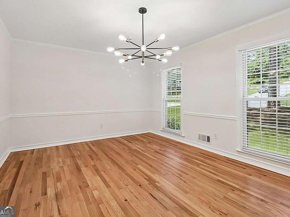 3rd image of 2270 Rushmore Dr