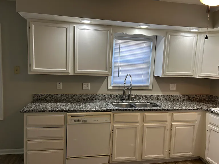 1506 N Grant Ave — Photo 11