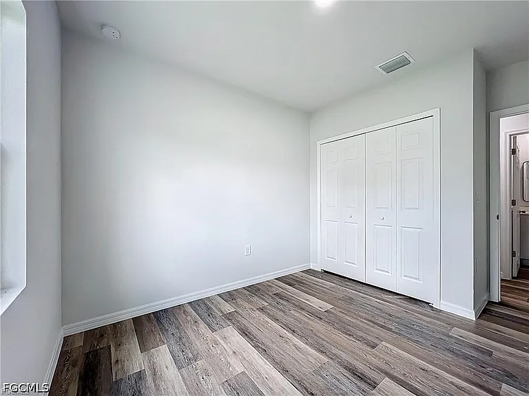 912 Anthony St E — Photo 11