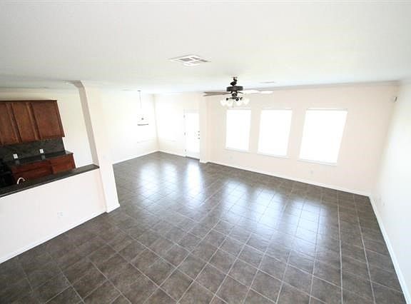 5th image of 14917 Fernhill Dr