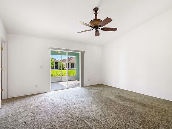 3rd image of 840 Greenleaf Cir