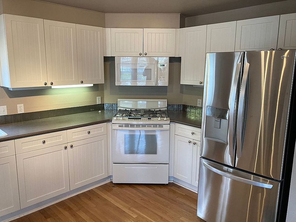 1st image of 5430 California Ave SW Unit E