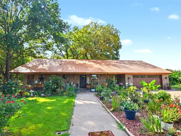 211 Plum St, Locust Grove, OK 74352