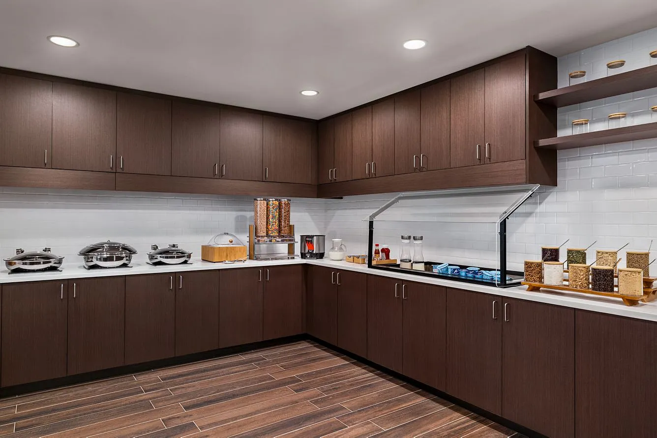 Studio, 421 sqft, $2,970 — Photo 3