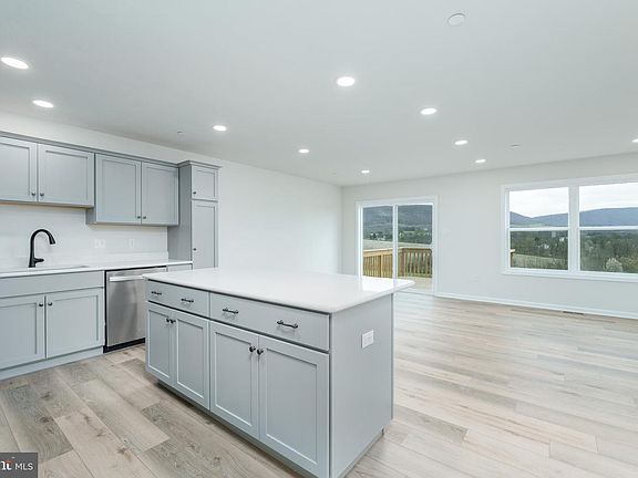 4th image of 165 Highpoint Park Dr