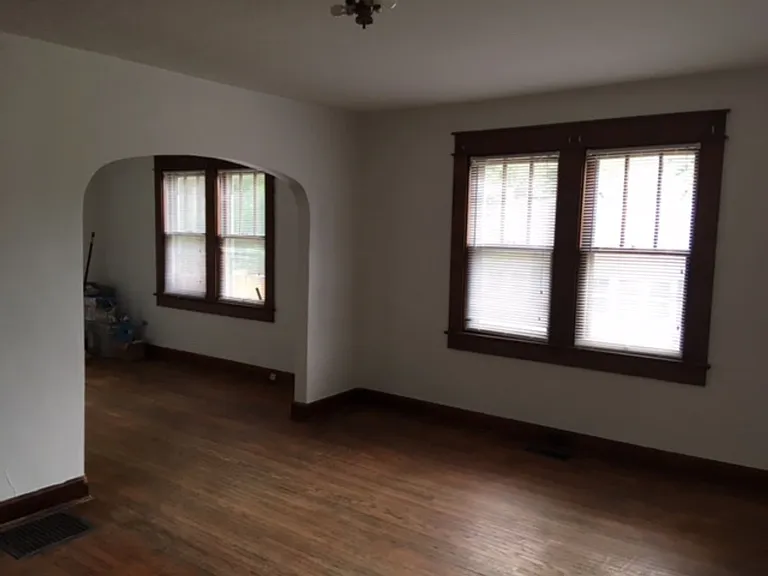 1427 N Kinser Pike — Photo 20